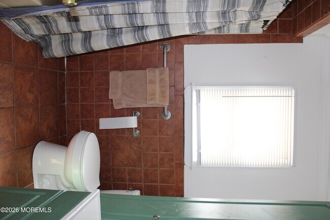 Building Photo - 58 W Greystone Rd