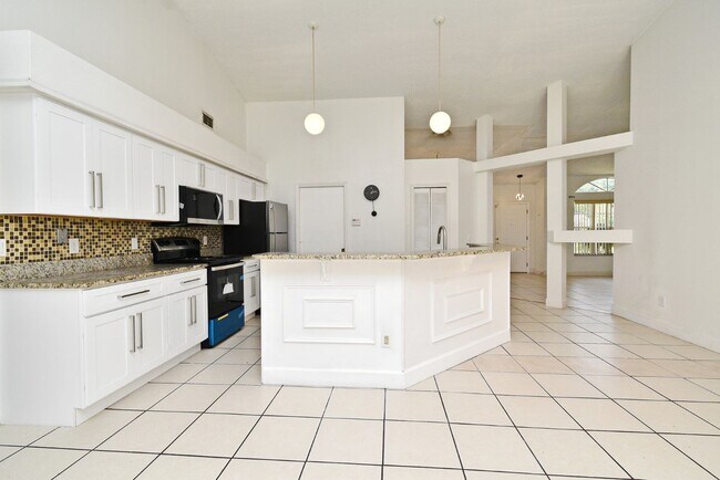 Building Photo - 1,850 Sq Ft 3-Bed, 2-Bath Orlando Home – L...