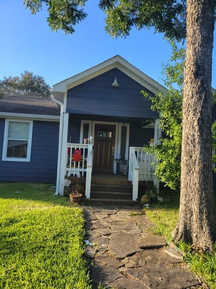 Building Photo - 7511 Ilex St