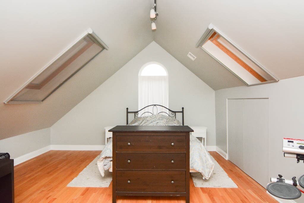 Building Photo - 949 N Winchester Ave