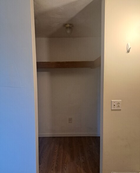 Building Photo - 284 Veazie St