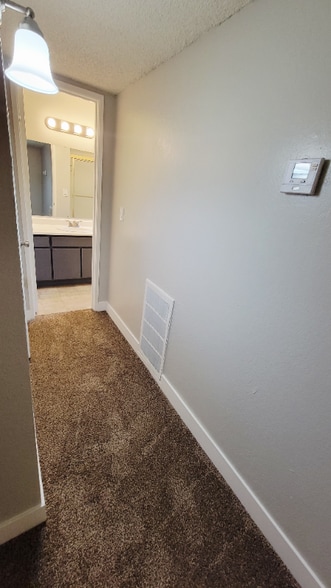 Building Photo - 4264 N Bengston Ave
