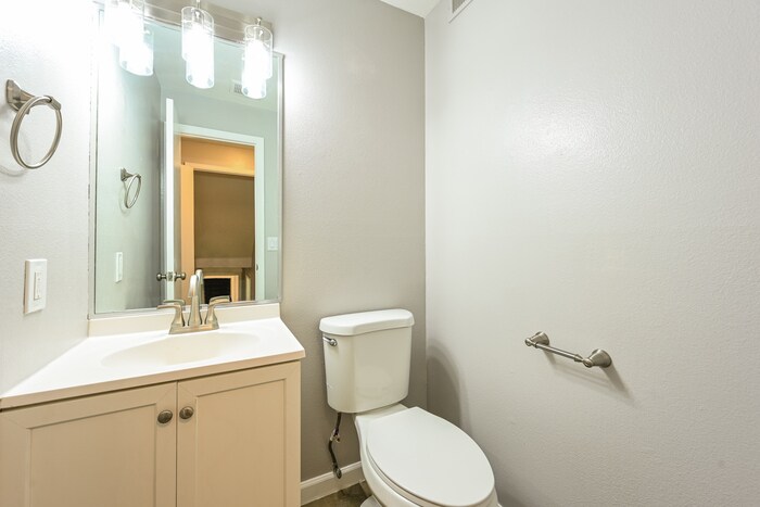 Building Photo - 3577 S Halifax Way