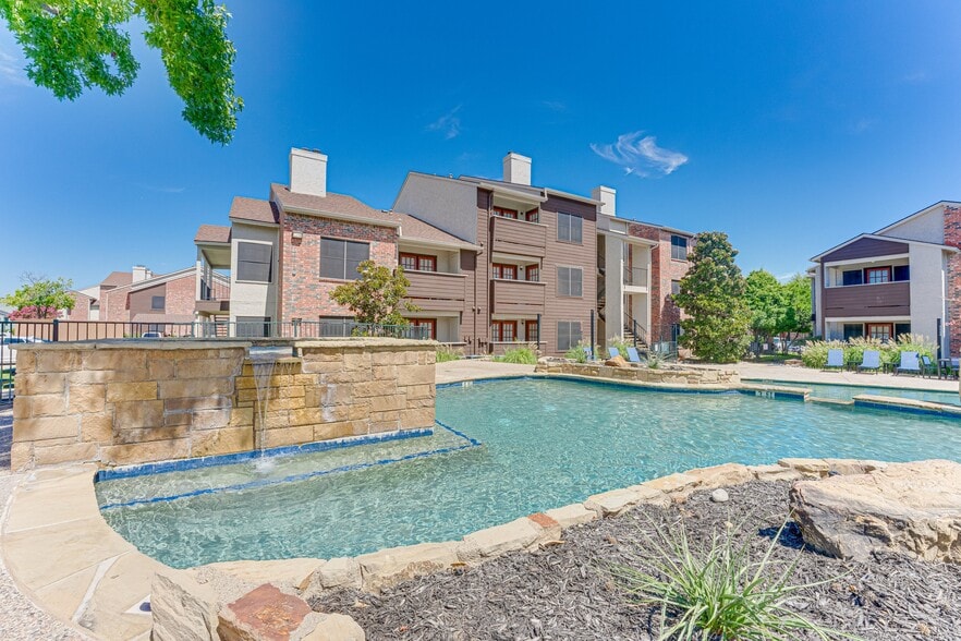 Building Photo - Timberglen Apartments