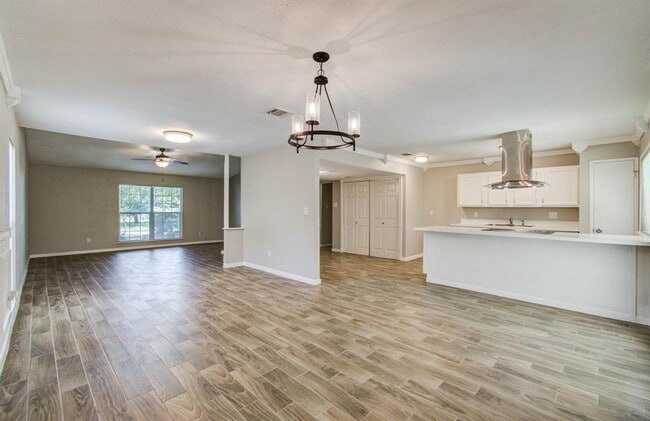 Building Photo - 17411 S Yorkglen Dr