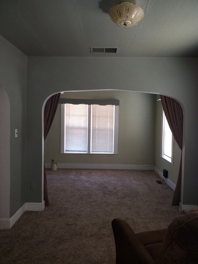 Building Photo - 8920 NE Davis St