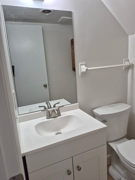 Building Photo - 146 Colemont Dr