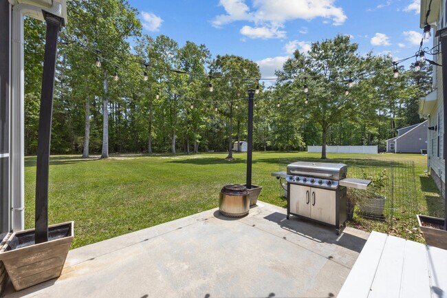 Building Photo - 3506 Sir James Ln