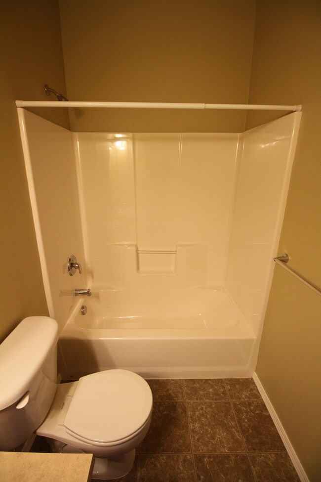 Building Photo - Move in Special $500 OFF First Month's Rent