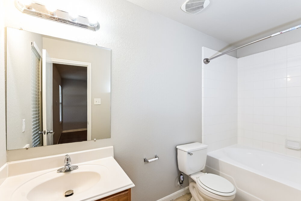 Building Photo - 20639 Tealbrook Dr