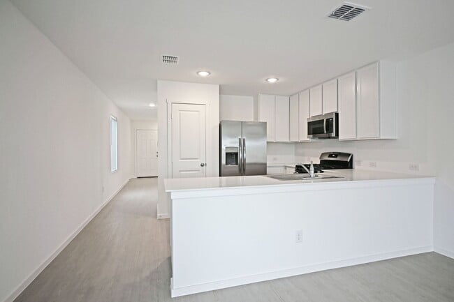 Building Photo - 463 River Run Wy