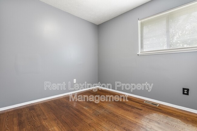 Building Photo - 461 Potomac Dr