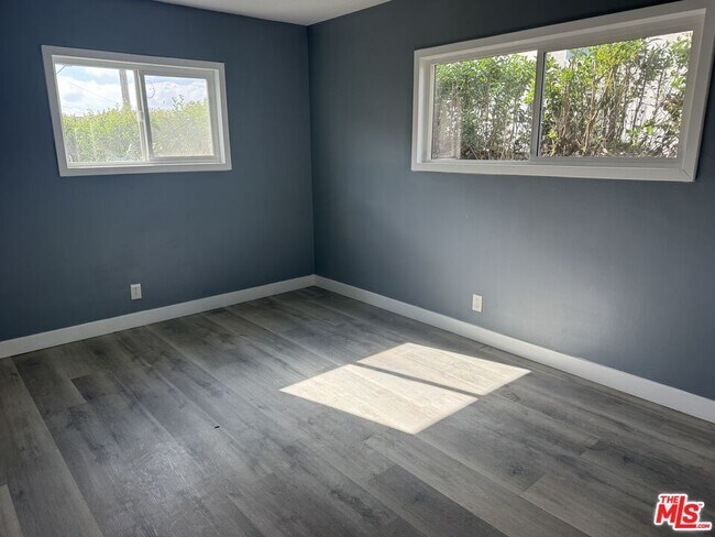 Building Photo - 314 E 104th St