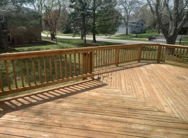 Building Photo - 4BR/2BA Eden Prairie Home In Cul De Sac Available 6/1 !