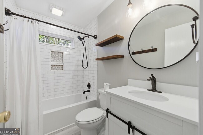 Building Photo - 1003 Valley Dr