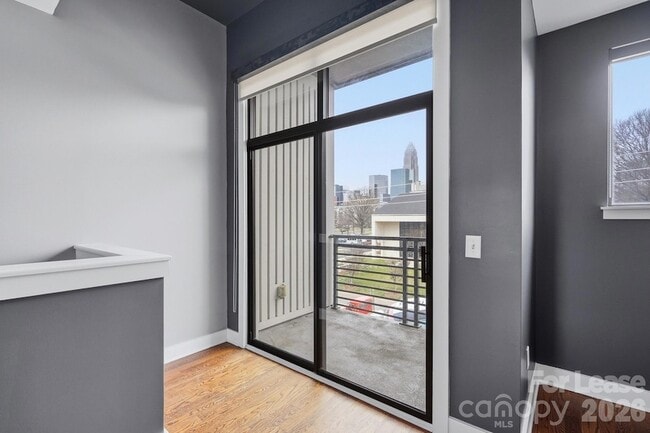 Building Photo - 440 N McDowell St