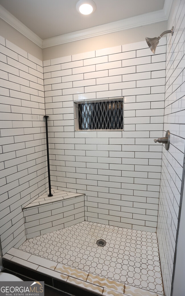 Building Photo - 68 Hayes St