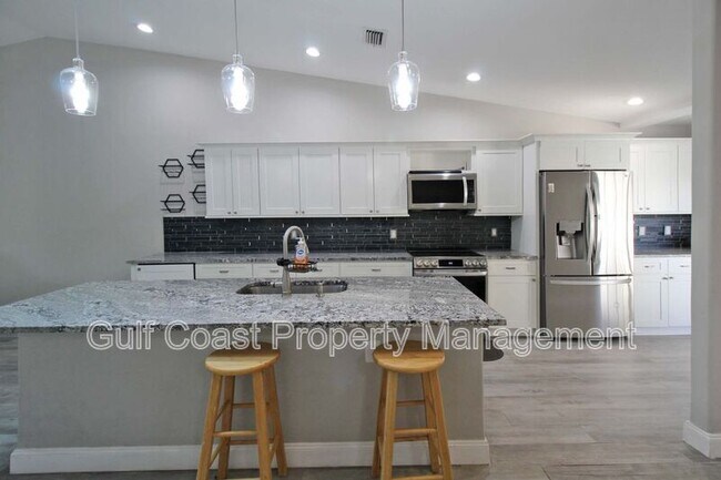 Building Photo - 6019 Courtside Dr