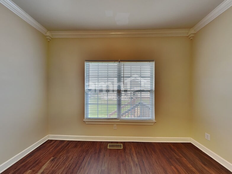 Building Photo - 1707 Arrowhead Dr