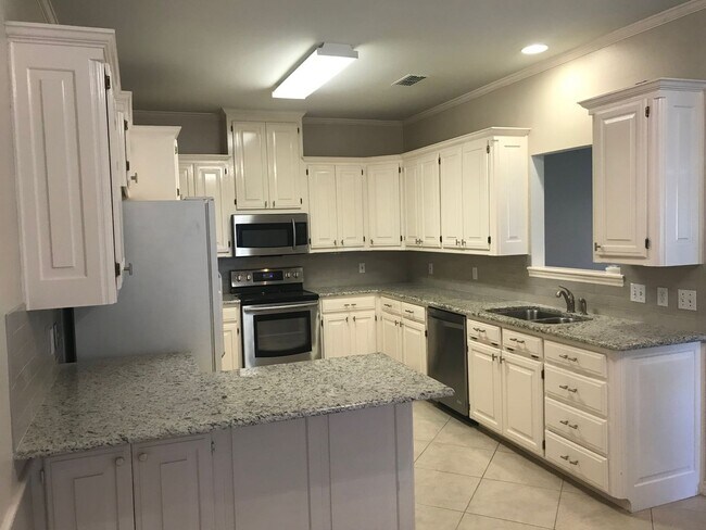 Building Photo - 3106 Silkwood Dr