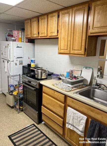 Building Photo - 1061 Beacon St