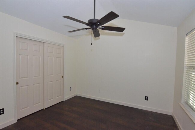 Building Photo - 115 Teasley