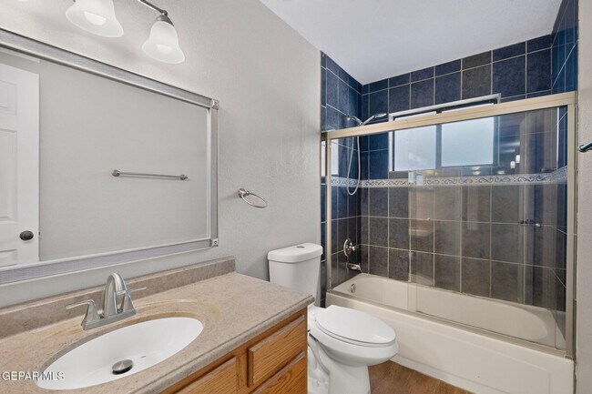 Building Photo - 7419 Mission Viejo Dr
