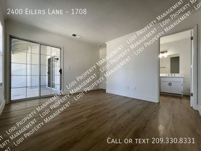 Building Photo - 2400 Eilers Ln