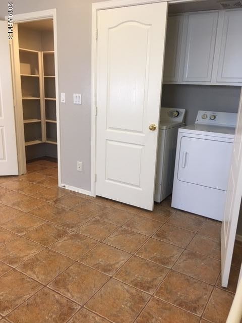 Building Photo - 8940 W Olive Ave