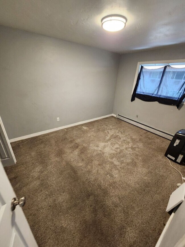 Building Photo - 5030 El Camino Dr