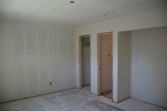 Building Photo - 10356 Chelmsford Dr