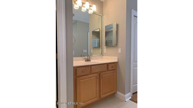 Building Photo - 212 Island Green Dr