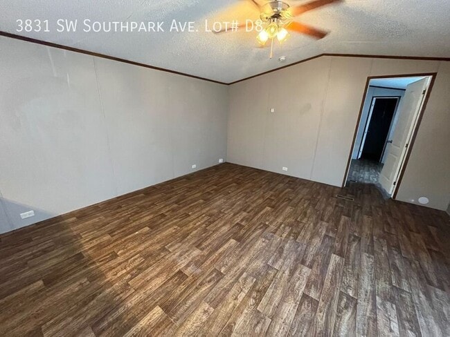 Building Photo - 3831 SW South Park Ave