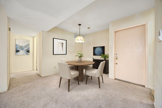 Building Photo - 8517 Hearth Dr