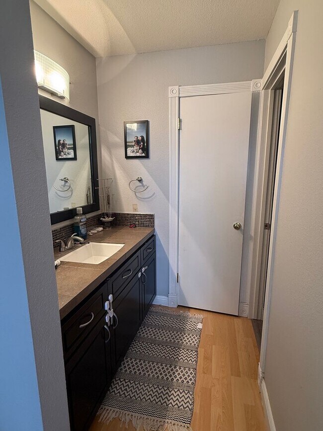 Building Photo - Remodeled 2 Bed, 2 Bath Condo in Quiet Gated Lomita Community