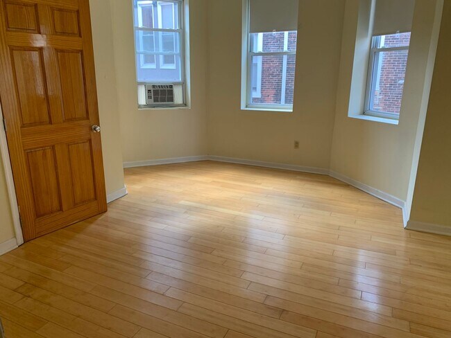 Building Photo - 1532 N 17th St