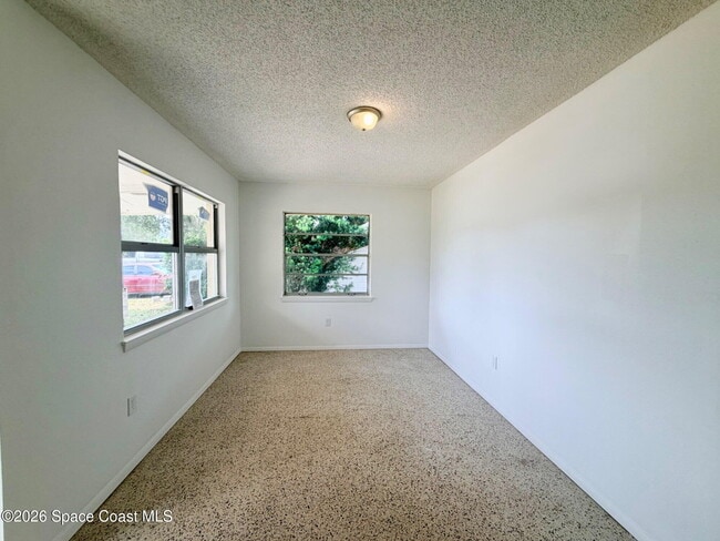 Building Photo - 1590 S Deleon Ave