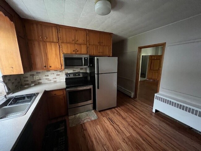 Building Photo - $1,500 Farmhouse Etters for Rent 4 bedroom...