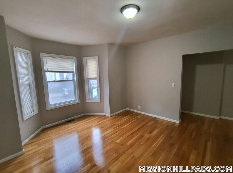 Building Photo - 15-17 Langdon St.