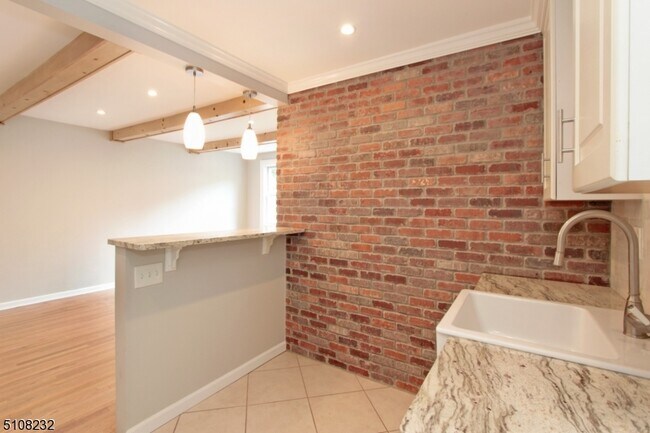 Building Photo - 380 Claremont Ave