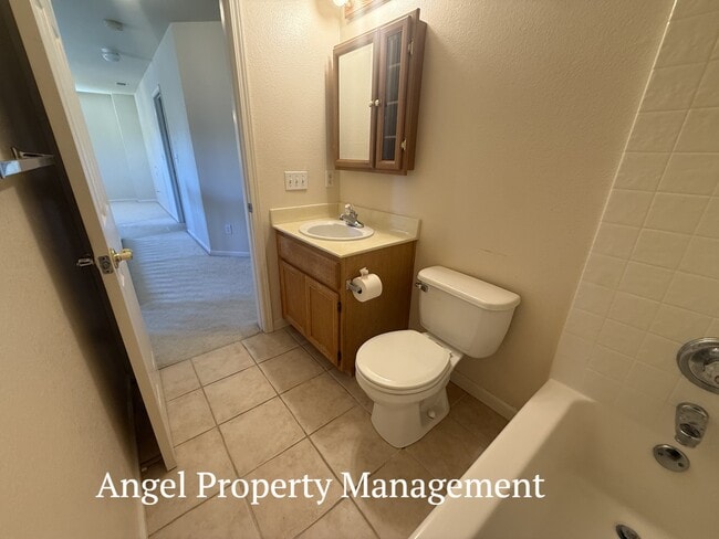 Building Photo - 1245 Oak Haven Way