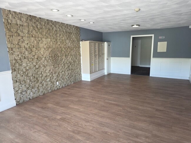 Building Photo - 760 Cummins Hwy