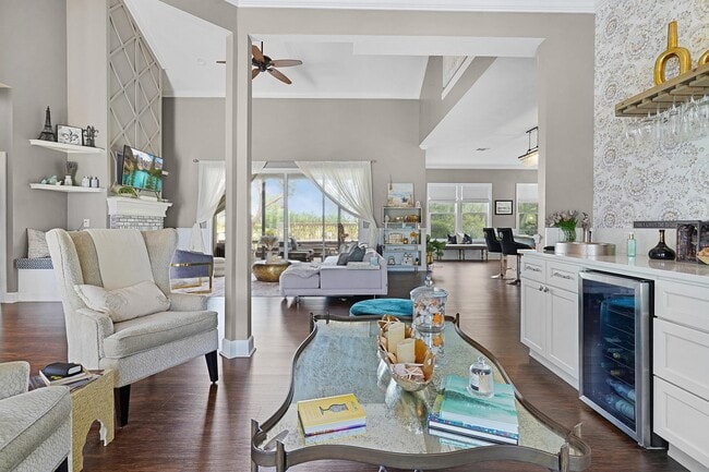 Building Photo - 500 Turnberry Ln