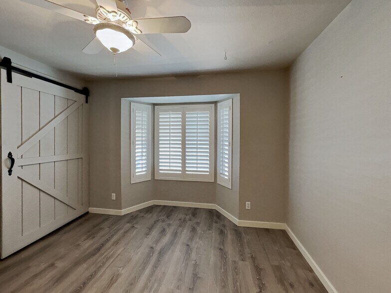 Building Photo - 4825 W Bluebell Way