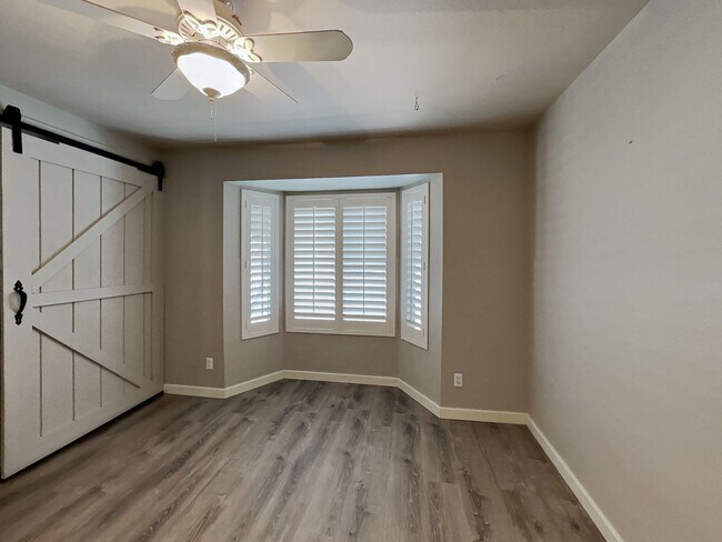Building Photo - 4825 W Bluebell Way