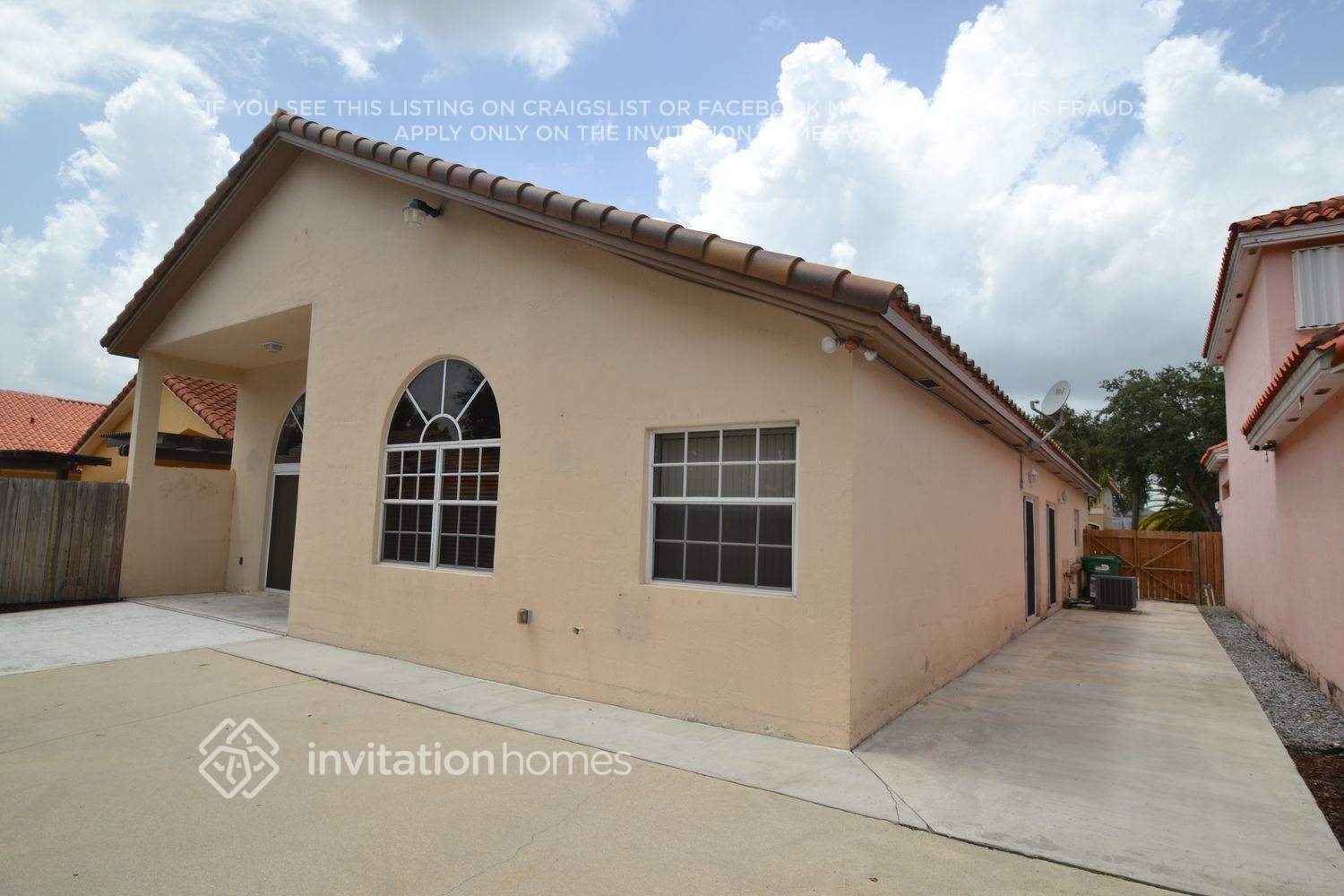 Building Photo - 8764 NW 153rd Terrace