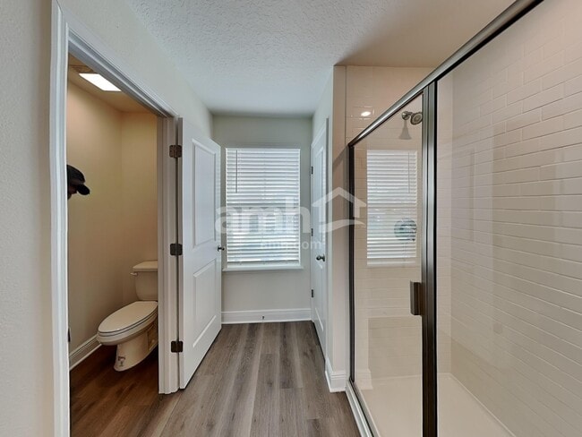 Building Photo - 1045 Heavenly Dr
