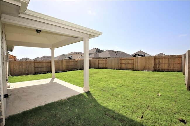 Building Photo - 635 Pheasant Hill Ln
