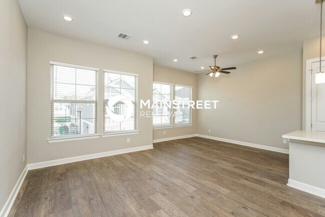 Building Photo - 3 Bedroom Pet-Friendly Home in Houston, TX with Main Street Renewal