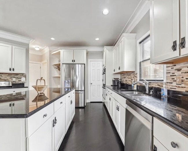 Building Photo - 4020 W Stubbs Rd